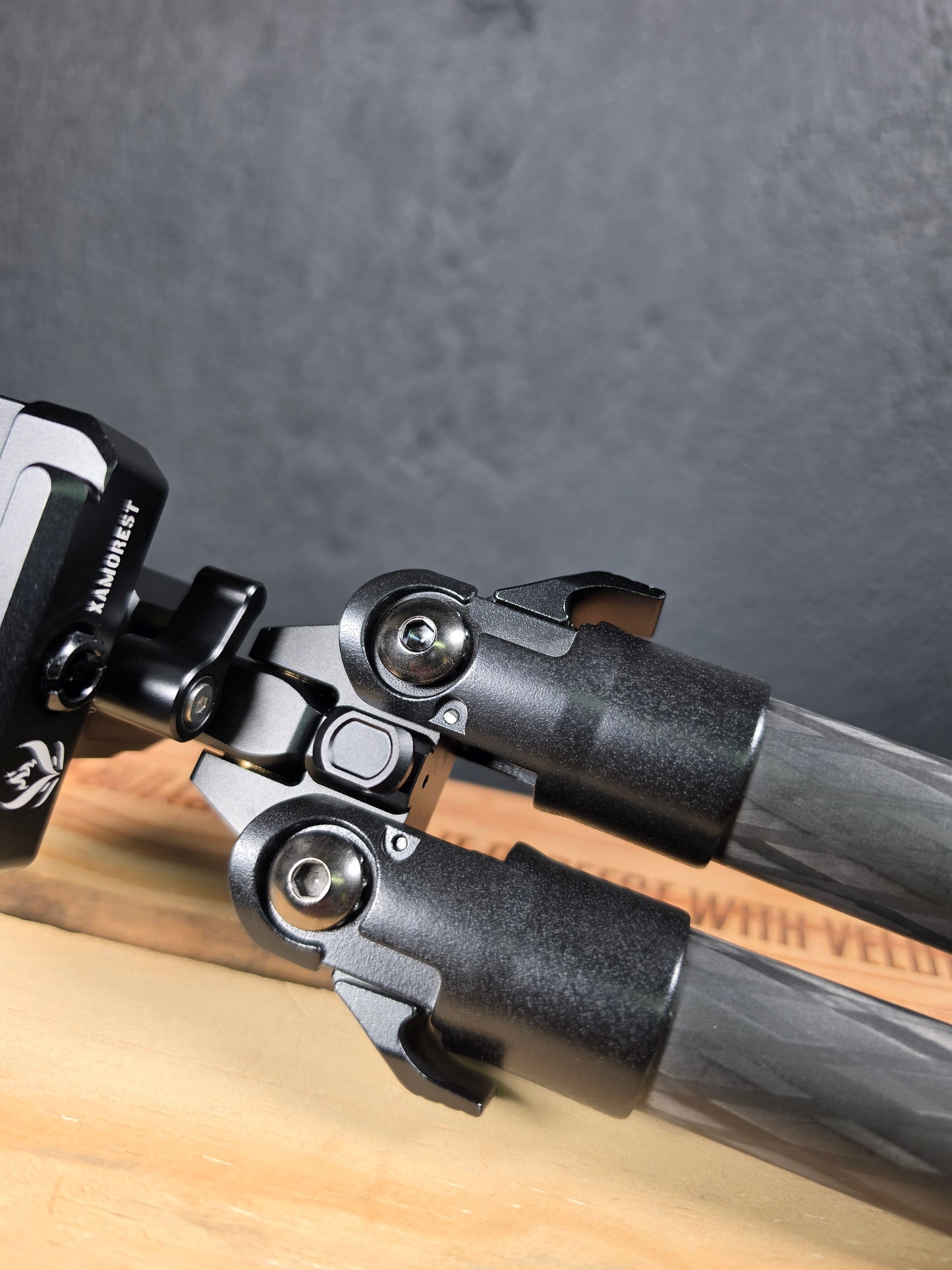 SteadyShot Carbon Bipod